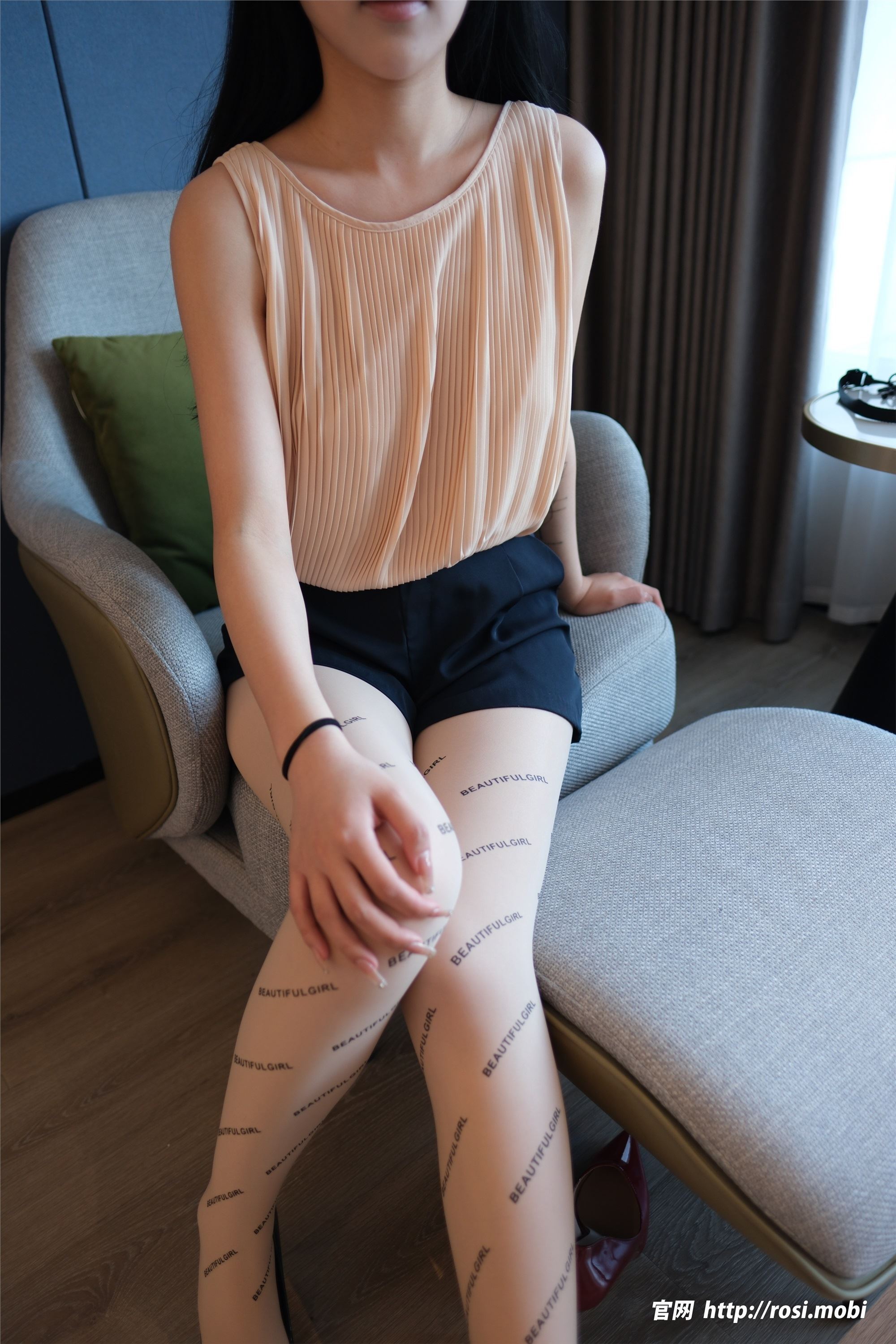 ROSI写真 2025.02.10 NO.4816